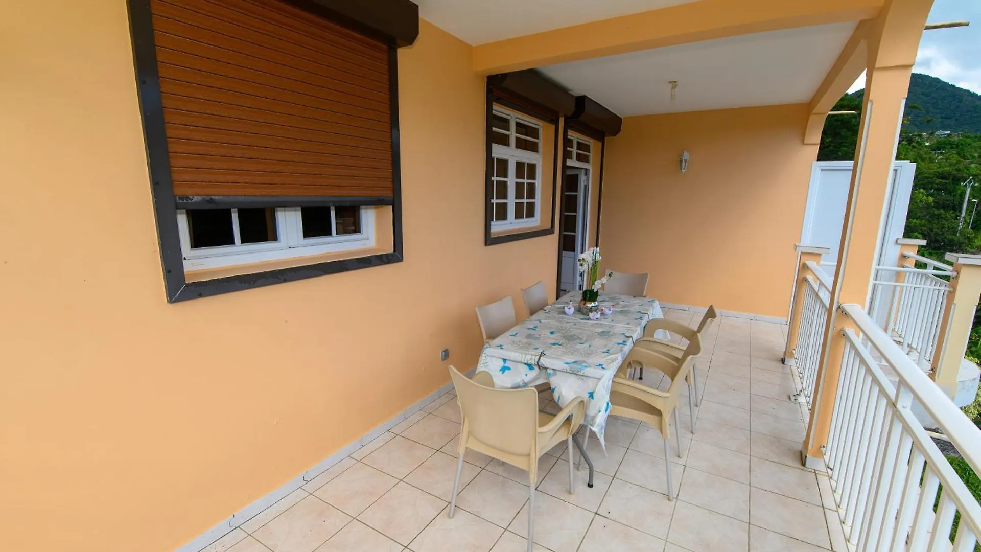 Villa Vue Sur La Montagne à Pointe-Noire